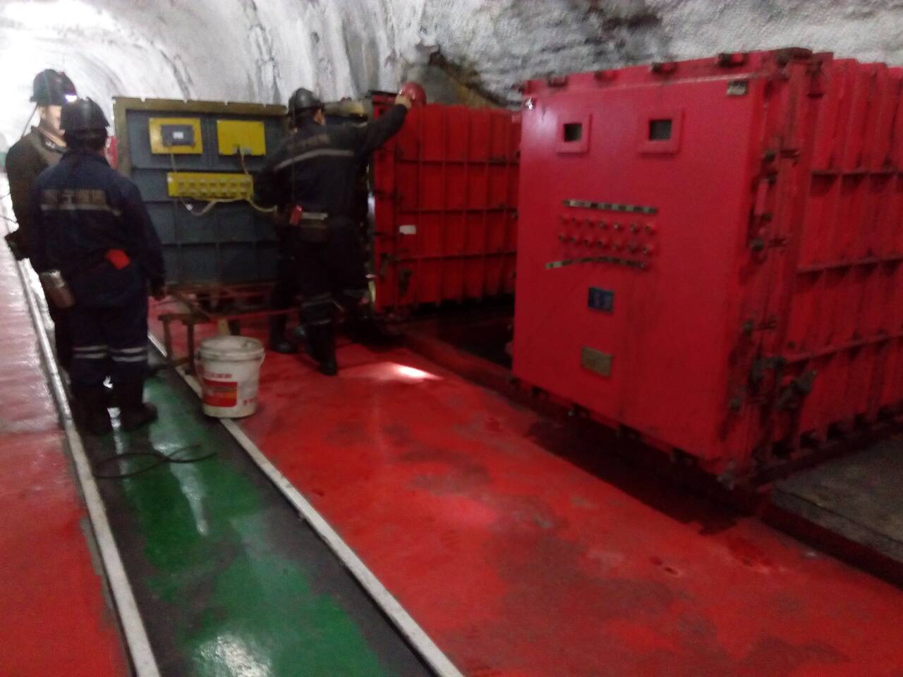 财神争霸高压软起动在矿用隔爆型水泵上应用(图1)
